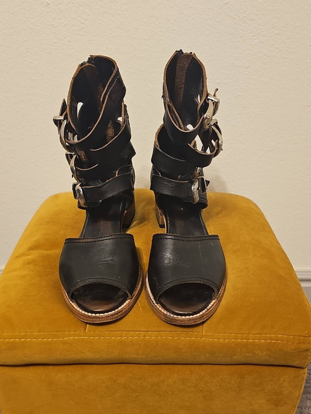 ●●FREEBIRD "PILAR" GLADIATOR SANDALS SIZE 9●●